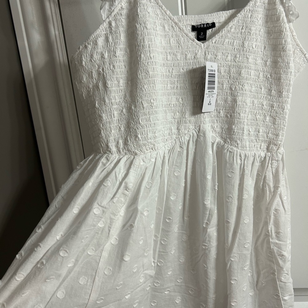 NWT Torrid white flutter sleeve top size 2